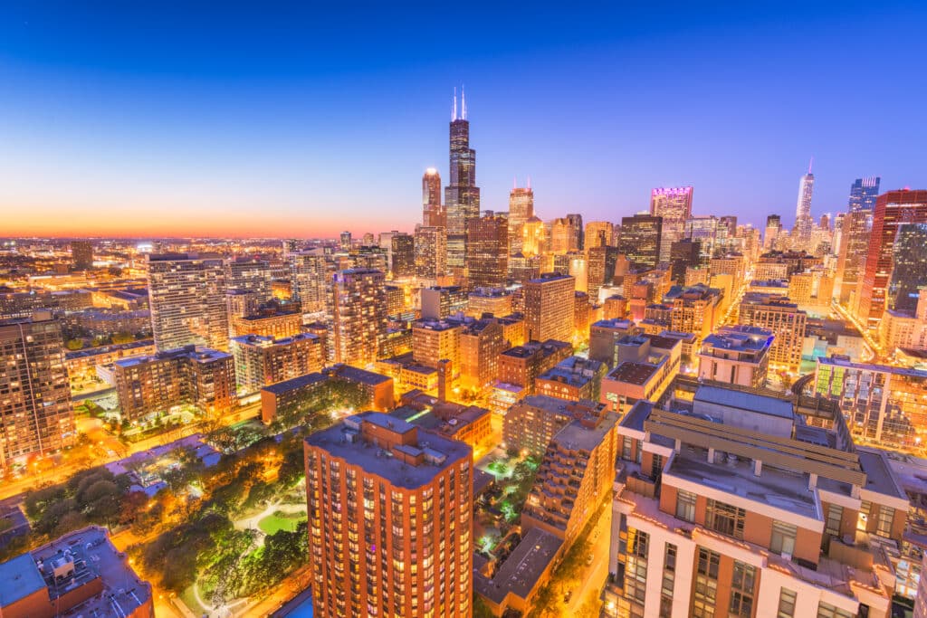 Demanda contra Trump en Chicago para frenar redadas