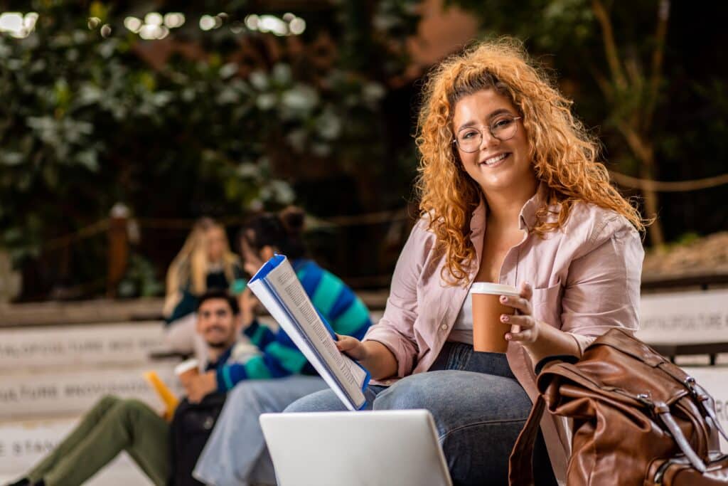 Para conseguir visa de trabajo en EEUU se puede comenzar como estudiante primero