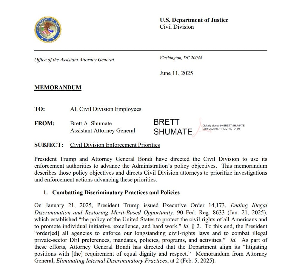 Memorandum que manda priorizar desnaturlizacion de ciertas personas con ciudadania de Estados Unidos