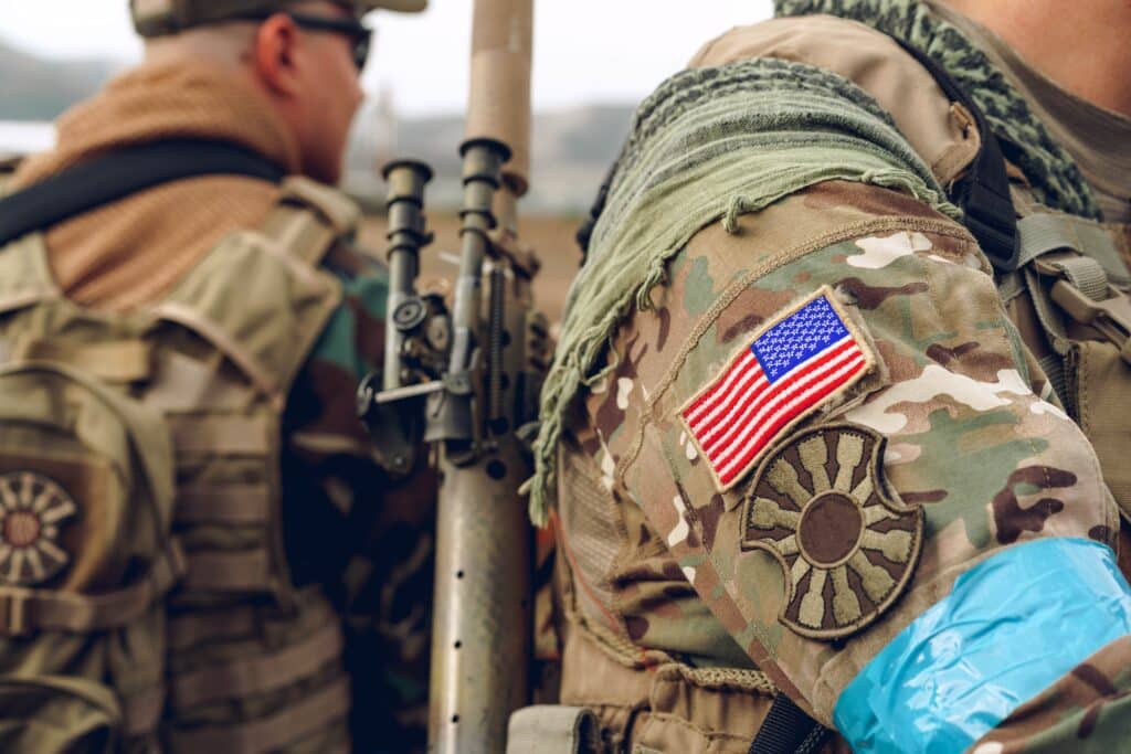 Si serviste en las fuerzas armadas durante periodo de guerra los requisitos para la naturalizacion son menos