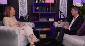 Entrevista en podcast Cinco Preguntas de María Elena Salinas