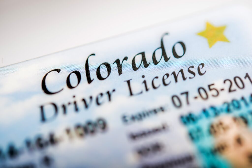 La licencia de conducir sirve para demostrar identidad en