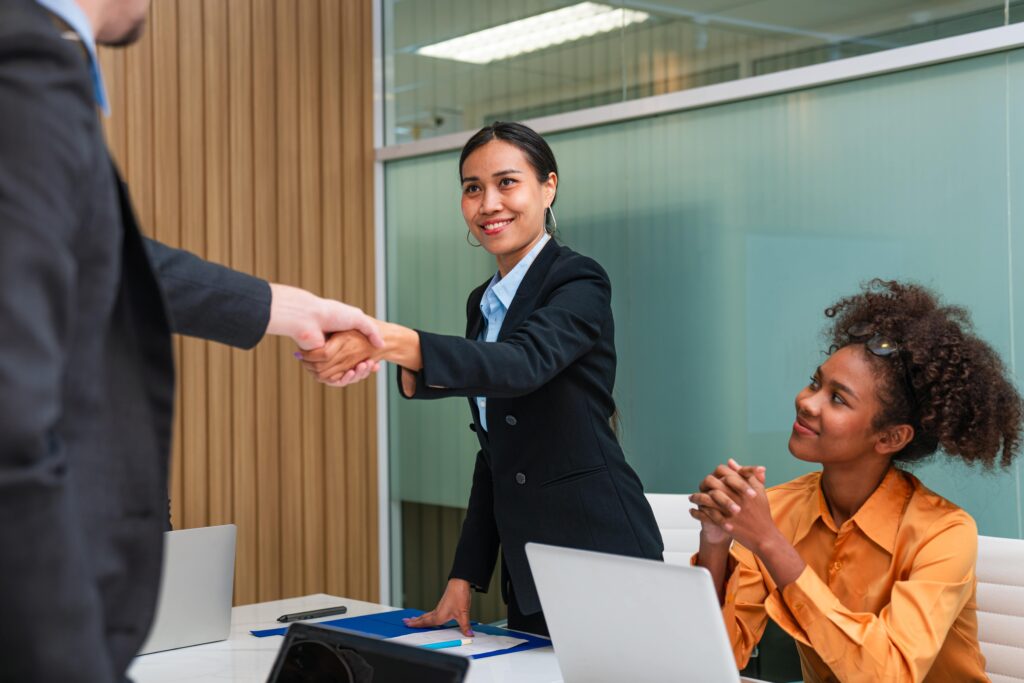 Tras la aceptación de trabajo hay que rellenar el formulario I-9