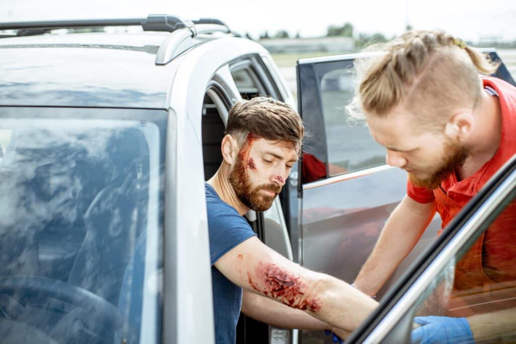 Lesiones personales tras accidente en parking