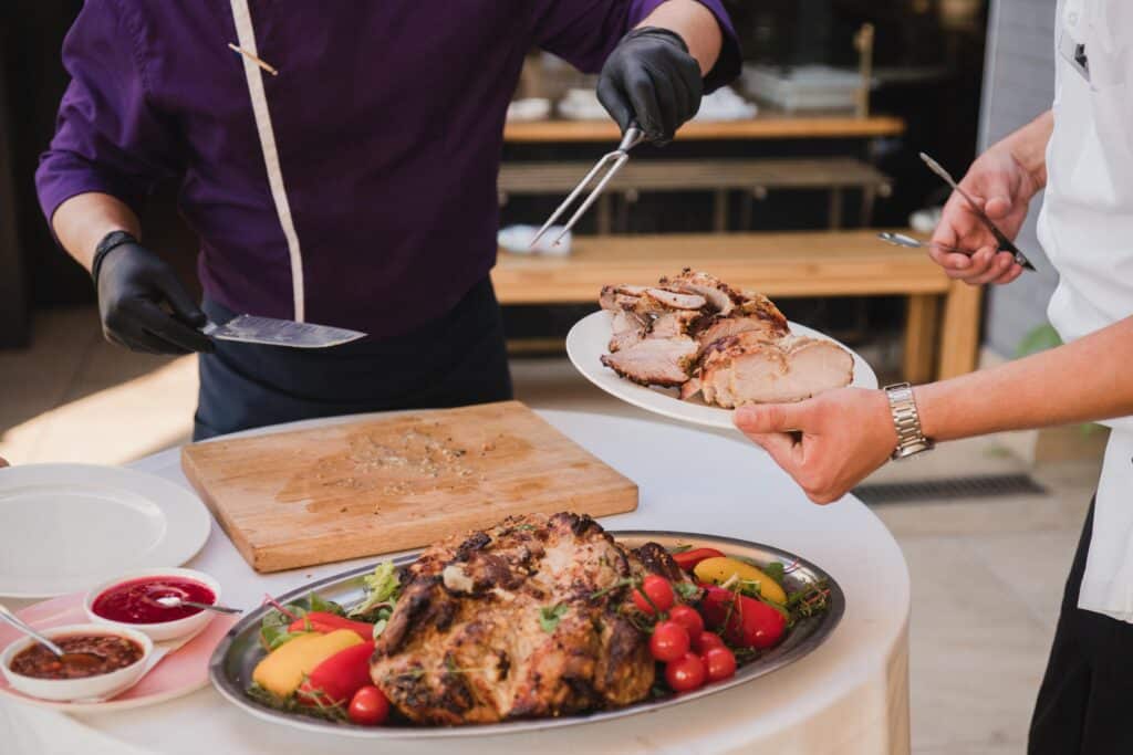 Catering con comida en mal estado