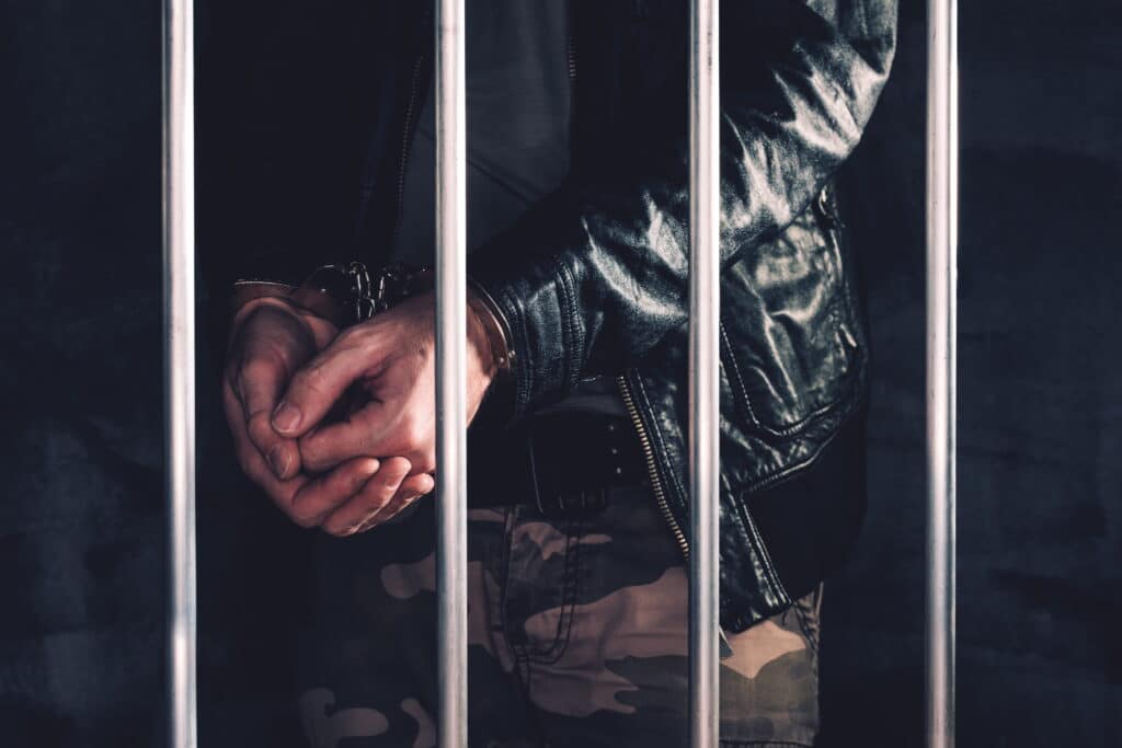 Arrestos y cárcel como persecución para asilo